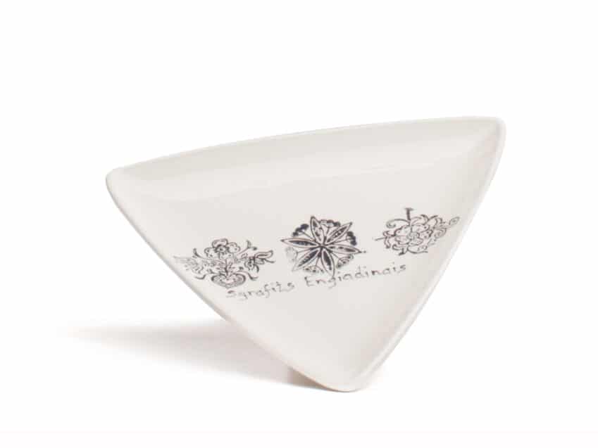 Schweizer Geschenke Schweizer Produkte sgraffito Dreiecksteller Engadiner Teller Sgrafitto Engadin handwerk KURTs.ch
