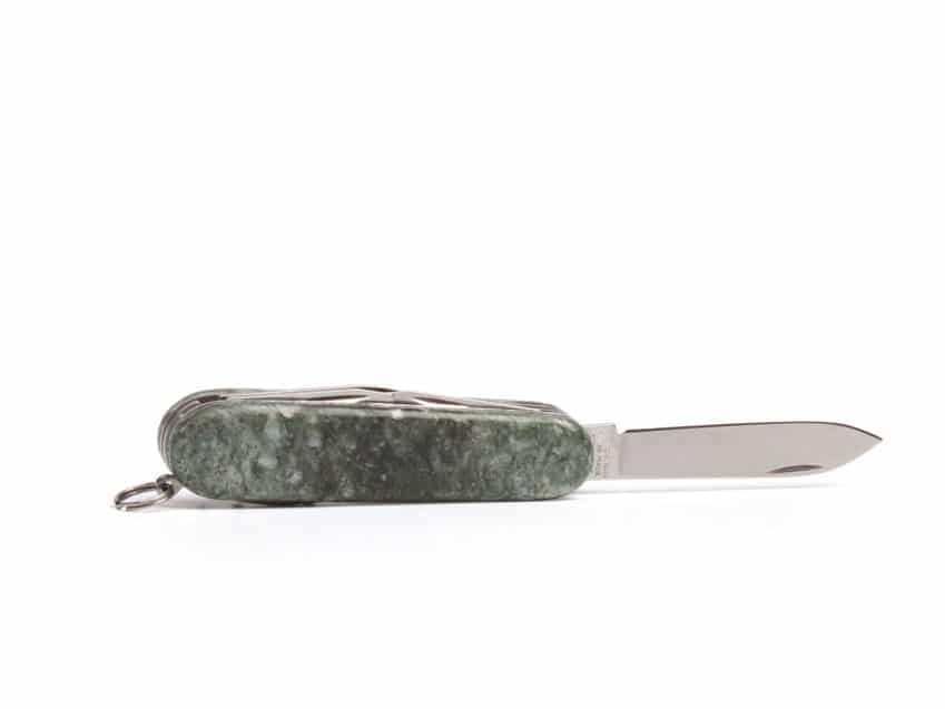 Schweizer Geschenke Schweizer Produkte Granitschale Sackmesser Stein Andeerer Granit Victorinox Schweiz KURTS.ch