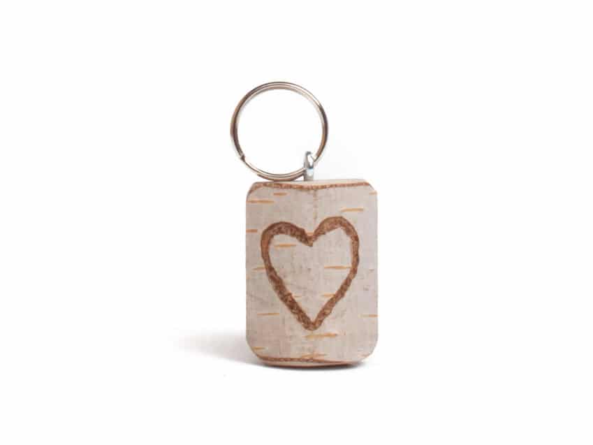Schweizer Geschenke Schweizer Produkte Schluesselanhaenger Herz Birke Schweiz KURTS.ch