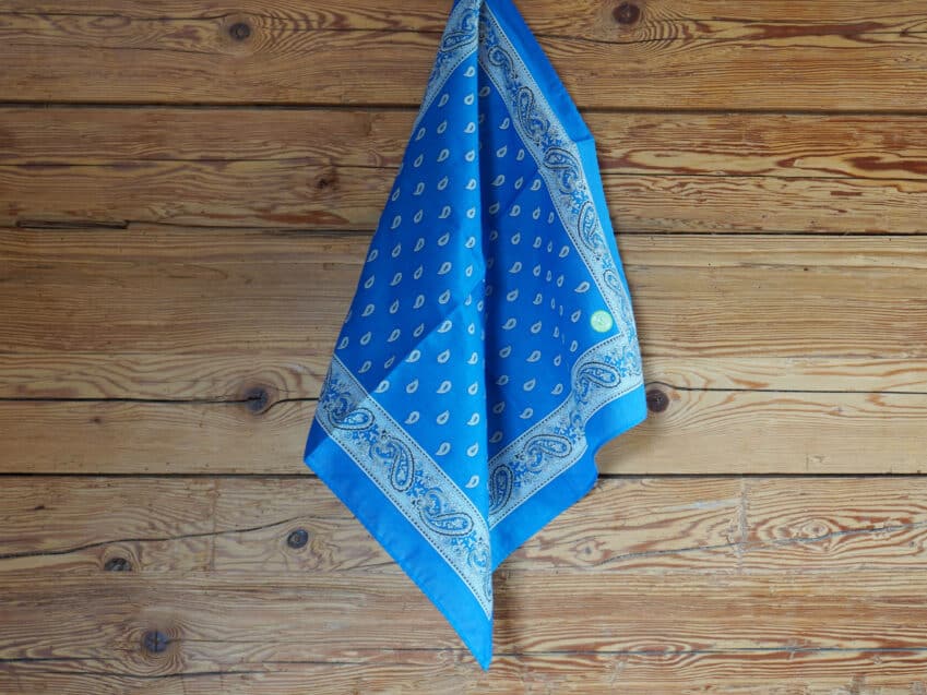 Schweizer Geschenke Schweizer Produkte Glarner Tuechli hellblau Original mood