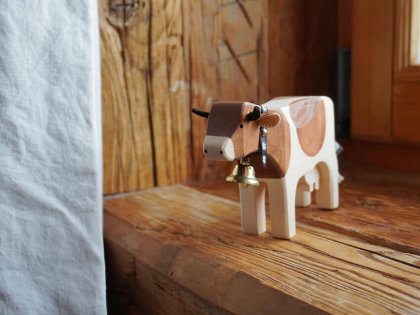 Schweizer Geschenke Schweizer Produkte Trauffer Holzkuh Red Holstein mood