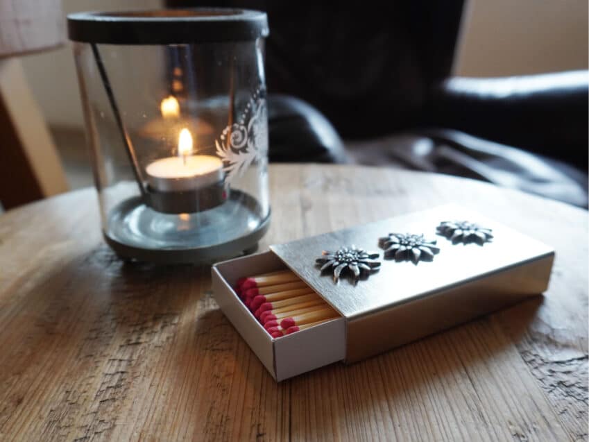 Schweizer Geschenke Schweizer Produkte Zuendholzschachtel Metall Edelweiss swiss made mood