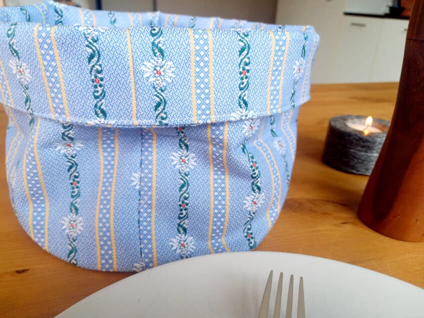 Schweizer Geschenke Schweizer Produkte Brot- und Kartoffelkoerbli Edelweiss mood