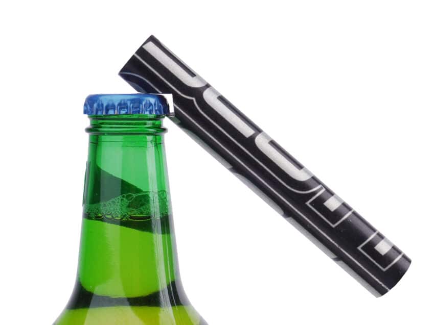 Schweizer Geschenke Schweizer Produkte Flaschenoeffner aus alten Skistoecken swiss made