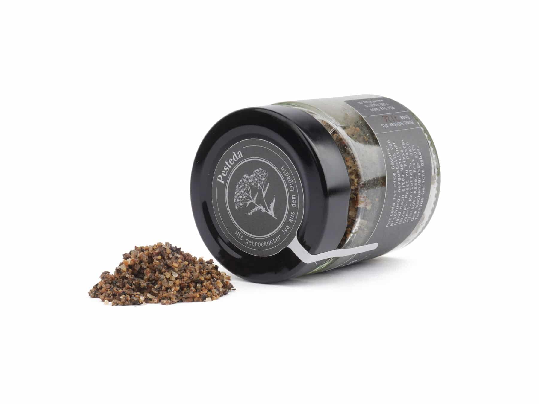 Schweizer Geschenke Schweizer Produkte Pesteda Schweizer Gewuerzmischung mit getrockneter iva aus Tschlin Engadin