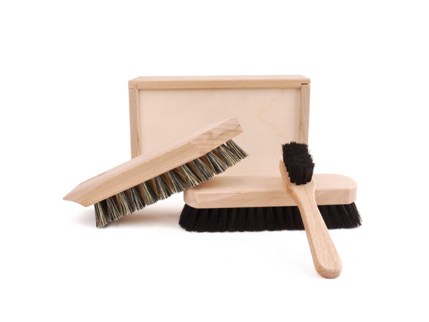 Schweizer Geschenke Schweizer Produkte Schweizer Schuhputz-Set, 3 Buersten, swiss handmade